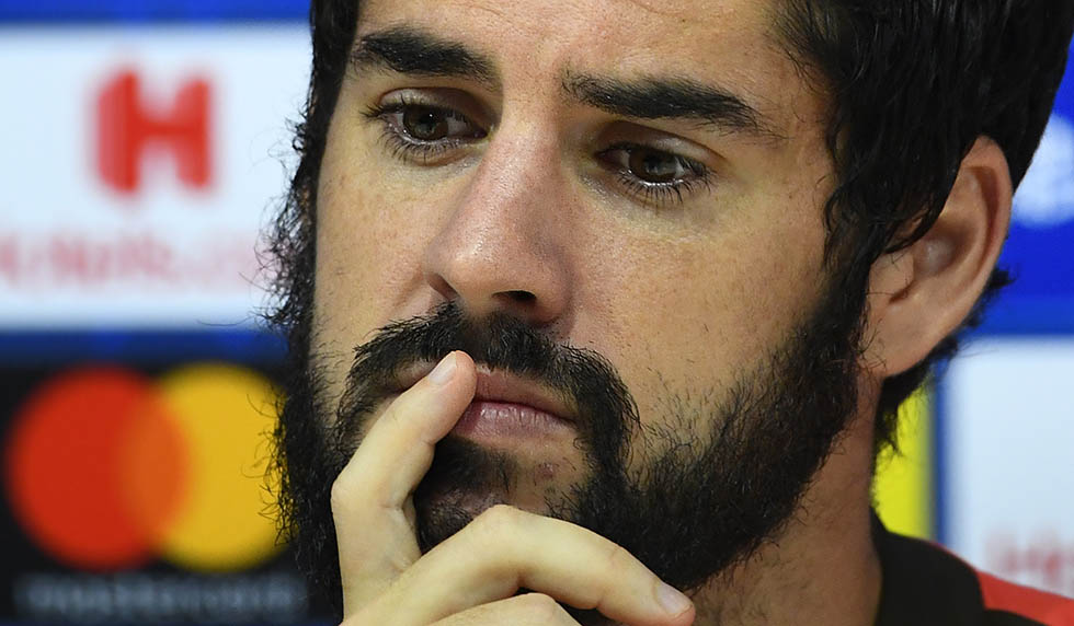 Real Madrid's Spanish midfielder Isco gives a press conference at the Valdebebas training ground in Madrid on October 22, 2018 on the eve of the UEFA Champions' League football match Real Madrid CF against FC Viktoria Plzen. (Photo by GABRIEL BOUYS / AFP) (Photo credit should read GABRIEL BOUYS/AFP/Getty Images)