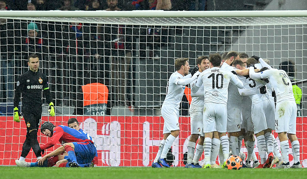 Viktoria Plzen's players celebrate a goal during the UEFA Champions League group G football match between PFC CSKA Moscow and FC Viktoria Plzen at the Luzhniki stadium in Moscow on November 27, 2018. (Photo by Yuri KADOBNOV / AFP) (Photo credit should read YURI KADOBNOV/AFP/Getty Images)