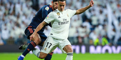 MADRID, SPAIN - DECEMBER 01: Lucas Vazquez of Real Madrid passes the ball during the La Liga match between Real Madrid CF and Valencia CF at Estadio Santiago Bernabeu on December 01, 2018 in Madrid, Spain. (Photo by Gonzalo Arroyo Moreno/Getty Images)
