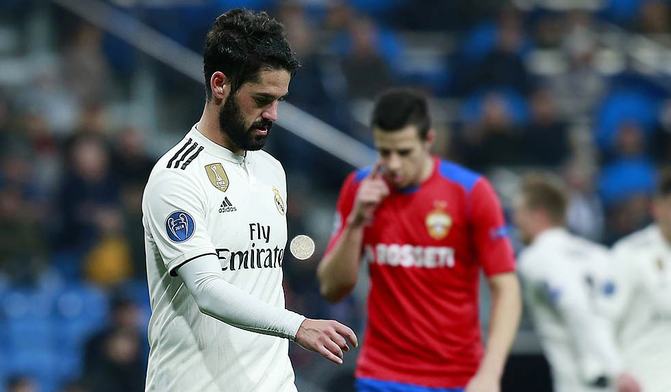MADRID, SPAIN - DECEMBER 12: Isco of Real Madrid reacts during the UEFA Champions League Group G match between Real Madrid and CSKA Moscow at Bernabeu on December 12, 2018 in Madrid, Spain. (Photo by Gonzalo Arroyo Moreno/Getty Images)