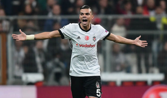 Besiktas' Portuguese defender Pepe reacts during the UEFA Champions League Group G football match between Besiktas and Monaco on November 1, 2017, at the Vodafone Park in Istanbul. / AFP PHOTO / OZAN KOSE (Photo credit should read OZAN KOSE/AFP/Getty Images)