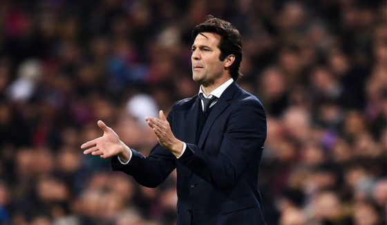 MADRID, SPAIN - DECEMBER 12: Santiago Solari, Manager of Real Madrid gives his team instructions during the UEFA Champions League Group G match between Real Madrid and CSKA Moscow at Bernabeu on December 12, 2018 in Madrid, Spain. (Photo by Denis Doyle/Getty Images)