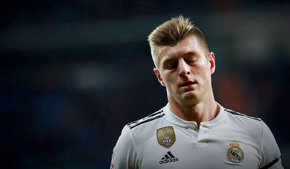 MADRID, SPAIN - JANUARY 06: Toni Kroos of Real Madrid CF reacts during the La Liga match between Real Madrid CF and Real Sociedad de Futbol at Estadio Santiago Bernabeu on January 06, 2019 in Madrid, Spain. (Photo by Gonzalo Arroyo Moreno/Getty Images)