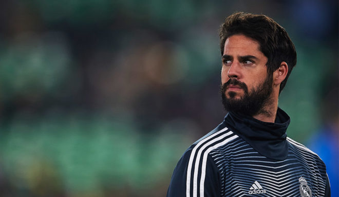 SEVILLE, SPAIN - JANUARY 13: Isco Alarcon of Real Madrid CF looks on during the La Liga match between Real Betis Balompie and Real Madrid CF at Estadio Benito Villamarin on January 13, 2019 in Seville, Spain. (Photo by Aitor Alcalde/Getty Images)