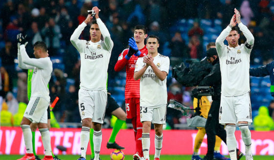 MADRID, SPAIN - JANUARY 19: Real Madrid players acknowledge the fans following the La Liga match between Real Madrid CF and Sevilla FC at Estadio Santiago Bernabeu on January 19, 2019 in Madrid, Spain. (Photo by Gonzalo Arroyo Moreno/Getty Images)
