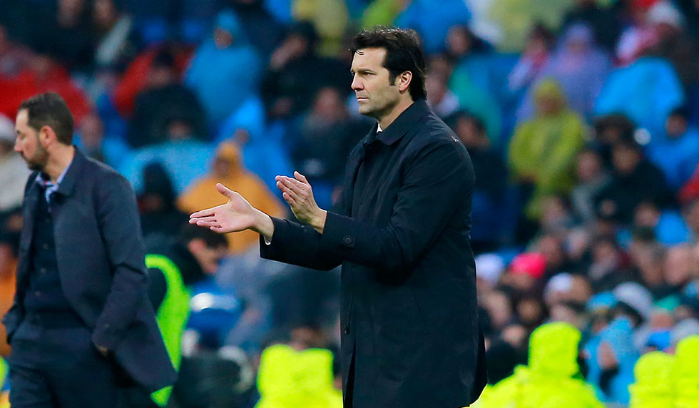 MADRID, SPAIN - JANUARY 19: Santiago Solari, manager of Real Madrid reacts during the La Liga match between Real Madrid CF and Sevilla FC at Estadio Santiago Bernabeu on January 19, 2019 in Madrid, Spain. (Photo by Gonzalo Arroyo Moreno/Getty Images)