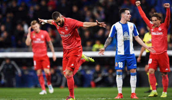 BARCELONA, SPAIN - JANUARY 27: Karim Benzema of Real Madrid celebrates after scoring his team's third goal during the La Liga match between RCD Espanyol and Real Madrid CF at RCDE Stadium on January 27, 2019 in Barcelona, Spain. (Photo by Alex Caparros/Getty Images)