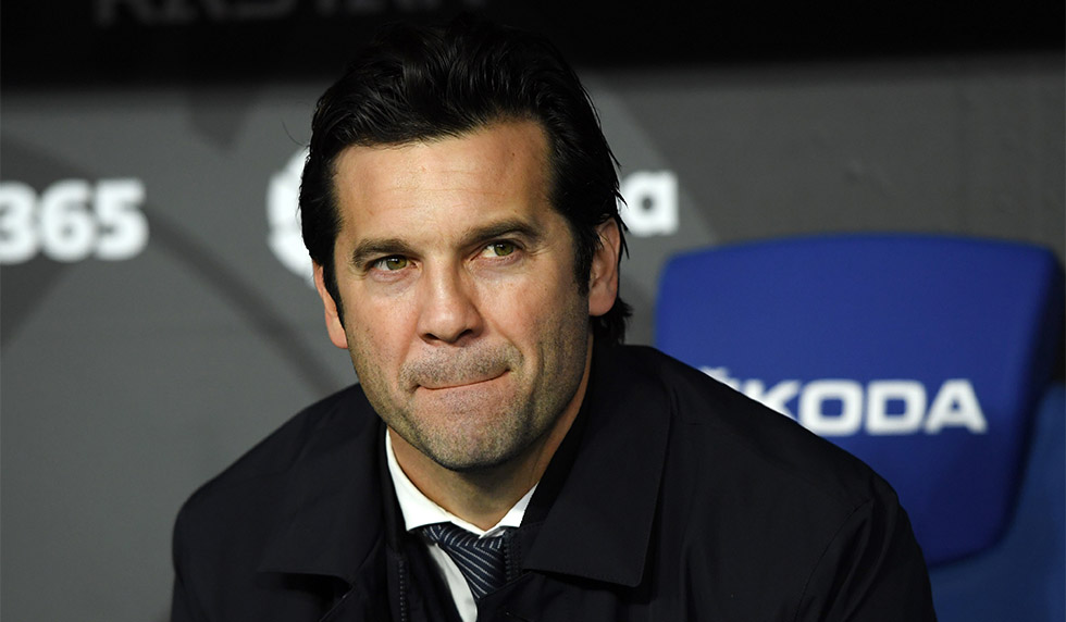BARCELONA, SPAIN - JANUARY 27: Santiago Solari, Manager of Real Madrid looks on prior to the La Liga match between RCD Espanyol and Real Madrid CF at RCDE Stadium on January 27, 2019 in Barcelona, Spain. (Photo by Alex Caparros/Getty Images)