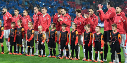 Real Madrid's players pose before the UEFA Champions League group G football match Viktoria Plzen v Real Madrid in Plzen, Czech Republic on November 7, 2018. (Photo by JOE KLAMAR / AFP) (Photo credit should read JOE KLAMAR/AFP/Getty Images)