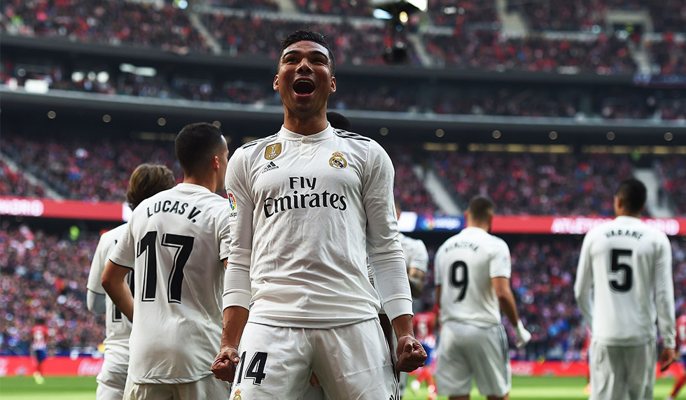 MADRID, SPAIN - FEBRUARY 09: Henrique Casemiro of Real Madrid celebrates after scoring Real's opening goal during the La Liga match between Club Atletico de Madrid and Real Madrid CF at Wanda Metropolitano on February 09, 2019 in Madrid, Spain. (Photo by Denis Doyle/Getty Images)