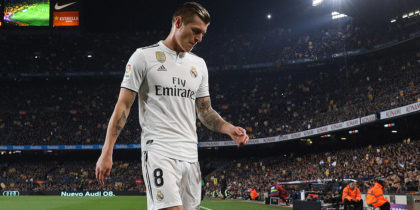 BARCELONA, SPAIN - FEBRUARY 06: Toni Kroos of Real Madrid CF looks on during the Copa del Semi Final first leg match between Barcelona and Real Madrid at Nou Camp on February 06, 2019 in Barcelona, Spain. (Photo by Angel Martinez/Getty Images)