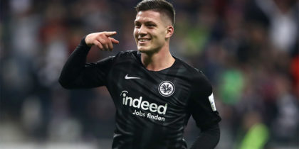FRANKFURT AM MAIN, GERMANY - NOVEMBER 11: Luka Jovic of Eintracht Frankfurt celebrates after scoring his team's second goal during the Bundesliga match between Eintracht Frankfurt and FC Schalke 04 at Commerzbank-Arena on November 11, 2018 in Frankfurt am Main, Germany. (Photo by Alex Grimm/Bongarts/Getty Images)