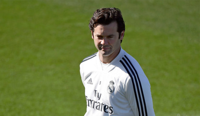 Real Madrid's Argentinian coach Santiago Solari attends a training session on the eve of the Spanish league "El Clasico" football match against Barcelona, at the training ground of Valdevebas in Madrid on March 1, 2019. (Photo by JAVIER SORIANO / AFP) (Photo credit should read JAVIER SORIANO/AFP/Getty Images)