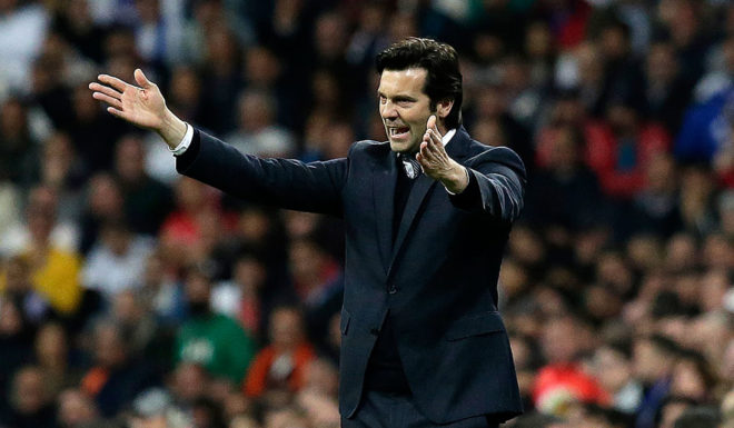 MADRID, SPAIN - MARCH 02: Santiago Solari, Manager of Real Madrid looks on during the La Liga match between Real Madrid CF and FC Barcelona at Estadio Santiago Bernabeu on March 02, 2019 in Madrid, Spain. (Photo by Gonzalo Arroyo Moreno/Getty Images)