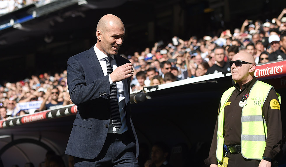 MADRID, SPAIN - MARCH 16: Zinedine Zidane, Manager of Real Madrid looks on during the La Liga match between Real Madrid CF and RC Celta de Vigo at Estadio Santiago Bernabeu on March 16, 2019 in Madrid, Spain. (Photo by Denis Doyle/Getty Images)