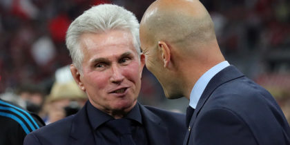 MUNICH, GERMANY - APRIL 25: Zinedine Zidane, Manager of Real Madrid shakes hands with Jupp Heynckes, coach of Bayern Muenchen during the UEFA Champions League Semi Final First Leg match between Bayern Muenchen and Real Madrid at the Allianz Arena on April 25, 2018 in Munich, Germany. (Photo by Alexander Hassenstein/Bongarts/Getty Images)