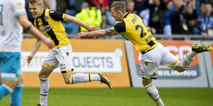 Vitesse's Nowegian forward Martin Odegaard (L) celebrates with Vitesse's Dutch forward after scoring during the Dutch league Eredivisie football match between Vitesse Arnhem and PSV Eindhoven in the Gelredome stadium in Arnhem, on April 7, 2019. (Photo by Olaf KRAAK / ANP / AFP) / Netherlands OUT (Photo credit should read OLAF KRAAK/AFP/Getty Images)