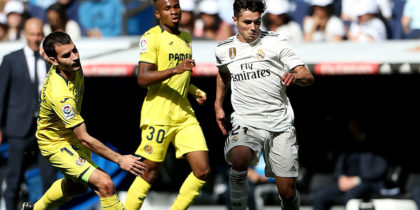 MADRID, SPAIN - MAY 05: Brahim Diaz of Real Madrid evades Manu Trigueros and Samuel Chukwueze of Villereal during the La Liga match between Real Madrid CF and Villarreal CF at Estadio Santiago Bernabeu on May 05, 2019 in Madrid, Spain. (Photo by Angel Martinez/Getty Images)