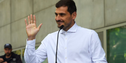 Porto's Spanish goalkeeper Iker Casillas waves after leaving a hospital in Porto on May 6, 2019 after recovering from a heart attack. - The 37-year-old Spanish soccer legend Iker Casillas left a Portuguese hospital today, where he entered on May 1, 2019 after suffering a myocardial infarction during a training session with Porto and emotionally declared that he doesn't know what his life will be like from now on. (Photo by Miguel RIOPA / AFP) (Photo credit should read MIGUEL RIOPA/AFP/Getty Images)