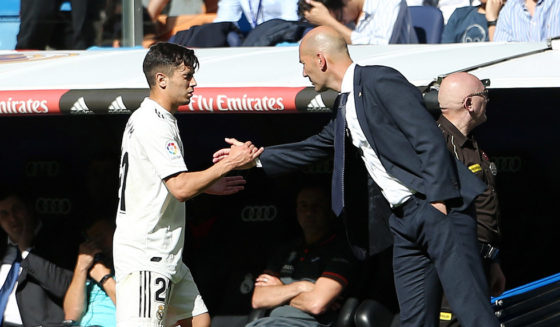 MADRID, SPAIN - MAY 05: Zinedine Zidane, Manager of Real Madrid (R) shakes hands with Brahim Diaz of Real Madrid during the La Liga match between Real Madrid CF and Villarreal CF at Estadio Santiago Bernabeu on May 05, 2019 in Madrid, Spain. (Photo by Angel Martinez/Getty Images)