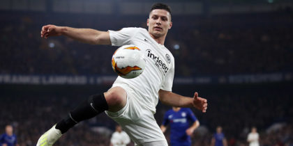 LONDON, ENGLAND - MAY 09: Luka Jovic of Frankfurt controls the ball during the UEFA Europa League Semi Final Second Leg match between Chelsea and Eintracht Frankfurt at Stamford Bridge on May 09, 2019 in London, England. (Photo by Alex Grimm/Bongarts/Getty Images)
