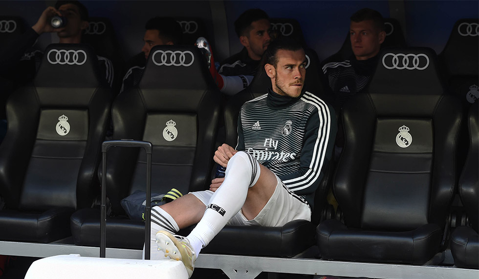 MADRID, SPAIN - MAY 19: Gareth Bale of Real Madrid looks on from the substitute bench before the La Liga match between Real Madrid CF and Real Betis Balompie at Estadio Santiago Bernabeu on May 19, 2019 in Madrid, Spain. (Photo by Denis Doyle/Getty Images)