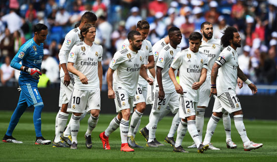 MADRID, SPAIN - MAY 19: Real Madrid players get ready for the start of the La Liga match between Real Madrid CF and Real Betis Balompie at Estadio Santiago Bernabeu on May 19, 2019 in Madrid, Spain. (Photo by Denis Doyle/Getty Images)