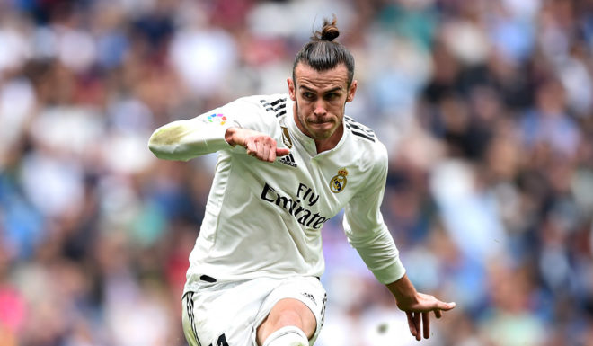 MADRID, SPAIN - OCTOBER 20: Gareth Bale of Real Madrid takes a free-kick during the La Liga match between Real Madrid CF and Levante UD at Estadio Santiago Bernabeu on October 20, 2018 in Madrid, Spain. (Photo by Denis Doyle/Getty Images)