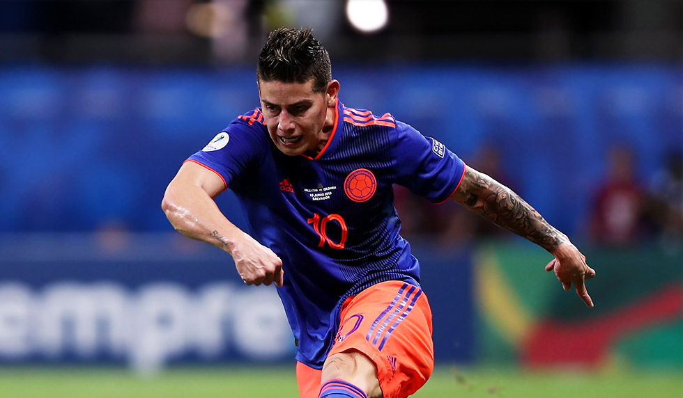 SALVADOR, BRAZIL - JUNE 15: James Rodriguez of Colombia kicks the ball during the Copa America Brazil 2019 group B match between Argentina and Colombia at Arena Fonte Nova on June 15, 2019 in Salvador, Brazil. (Photo by Bruna Prado/Getty Images)