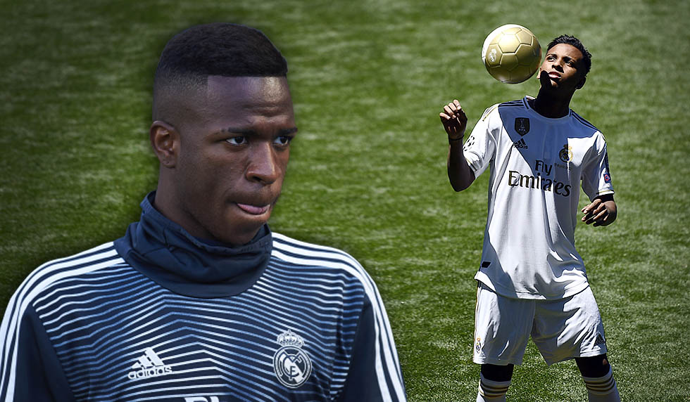 Brazilian forward Rodrygo Silva de Goes plays with a ball during his official presentation of new player of the Real Madrid CF at the Santiago Bernabeu stadium in Madrid on June 18, 2019. (Photo by OSCAR DEL POZO / AFP) (Photo credit should read OSCAR DEL POZO/AFP/Getty Images)