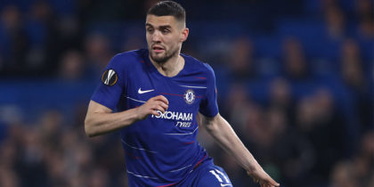 LONDON, ENGLAND - MAY 09: Mateo Kovacic of Chelsea controls the ball during the UEFA Europa League Semi Final Second Leg match between Chelsea and Eintracht Frankfurt at Stamford Bridge on May 09, 2019 in London, England. (Photo by Alex Grimm/Bongarts/Getty Images)