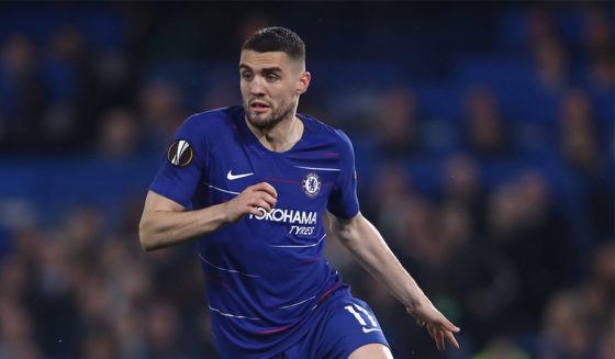 LONDON, ENGLAND - MAY 09: Mateo Kovacic of Chelsea controls the ball during the UEFA Europa League Semi Final Second Leg match between Chelsea and Eintracht Frankfurt at Stamford Bridge on May 09, 2019 in London, England. (Photo by Alex Grimm/Bongarts/Getty Images)