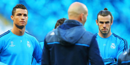 MANCHESTER, ENGLAND - APRIL 25: Cristiano Ronaldo (L) and Gareth Bale (R) listen to Zinedine Zidane manager of Real Madrid during a Real Madrid training session on the eve of their UEFA Champions League semi final first leg match against Manchester City at the Etihad Stadium on April 25, 2016 in Manchester, United Kingdom. (Photo by Dave Thompson/Getty Images)