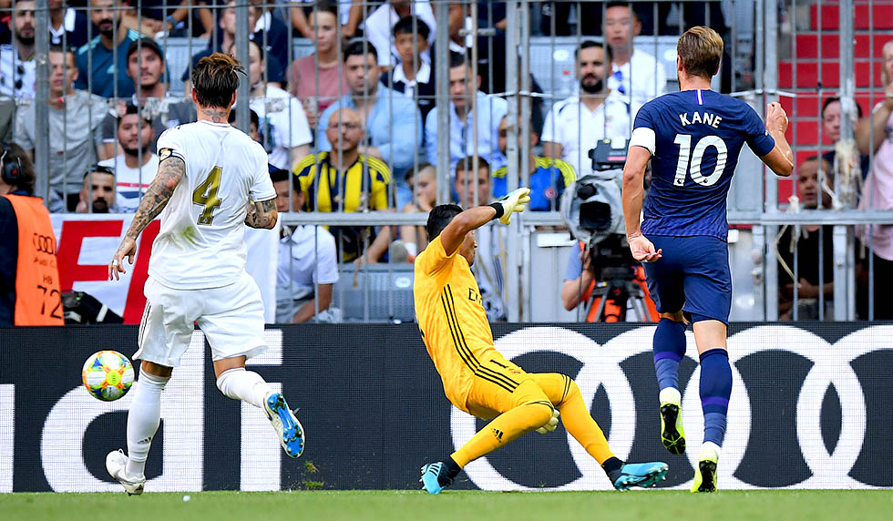 MUNICH, GERMANY - JULY 30: Harry Kane of Tottenham scores the opening goal during the Audi Cup 2019 semi final match between Real Madrid and Tottenham Hotspur at Allianz Arena on July 30, 2019 in Munich, Germany. (Photo by Matthias Hangst/Bongarts/Getty Images)