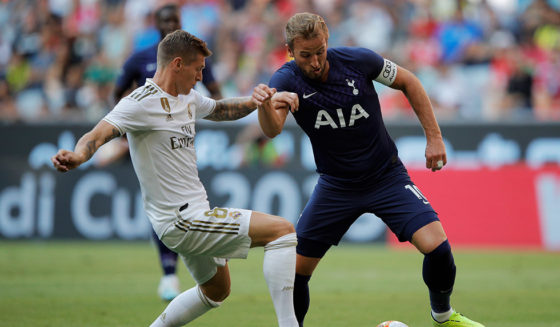 MUNICH, GERMANY - JULY 30: Toni Kroos (L) of Madrid challenges Harry Kane of Tottenham during the Audi Cup 2019 semi final match between Real Madrid and Tottenham Hotspur at Allianz Arena on July 30, 2019 in Munich, Germany. (Photo by Adam Pretty/Bongarts/Getty Images)