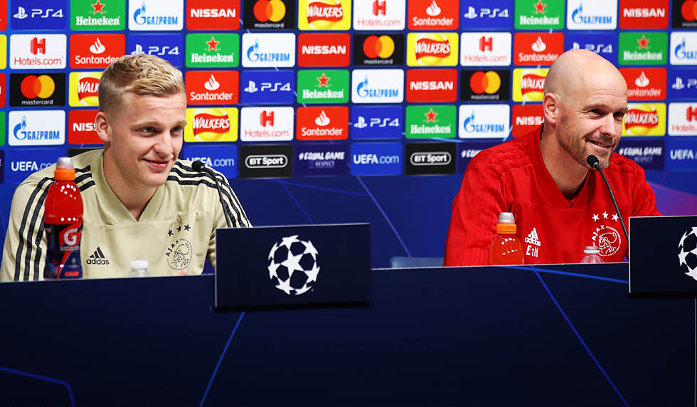 LONDON, ENGLAND - APRIL 29: Donny van de Beek of Ajax and Erik ten Hag, Manager of Ajax speak to the media during a press conference ahead of their UEFA Champions League Semi Final first leg match against Tottenham Hotspur at Tottenham Hotspur Stadium on April 29, 2019 in London, England. (Photo by Julian Finney/Getty Images)