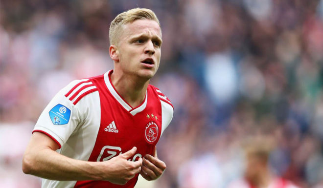 AMSTERDAM, NETHERLANDS - MAY 12: Donny van de Beek of Ajax celebrates scoring his teams second goal of the game during the Dutch Eredivisie match between Ajax and Utrecht at Johan Cruyff Arena on May 12, 2019 in Amsterdam, Netherlands. (Photo by Dean Mouhtaropoulos/Getty Images)