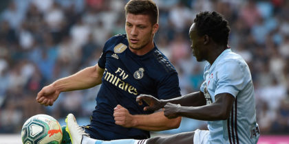 Real Madrid's Serbian forward Luka Jovic (L) challenges Celta Vigo's Danish forward Pione Sisto during the Spanish League football match between Celta Vigo and Real Madrid at the Balaidos Stadium in Vigo on August 17, 2019. (Photo by MIGUEL RIOPA / AFP) (Photo credit should read MIGUEL RIOPA/AFP/Getty Images)