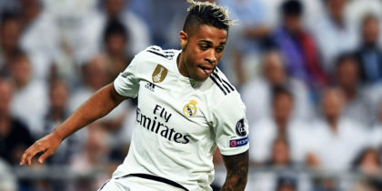 Real Madrid's Spanish-Dominican forward Mariano (L) vies with Roma's Argentinian defender Federico Fazio during the UEFA Champions League group G football match between Real Madrid CF and AS Roma at the Santiago Bernabeu stadium in Madrid on September 19, 2018. (Photo by GABRIEL BOUYS / AFP) (Photo credit should read GABRIEL BOUYS/AFP/Getty Images)