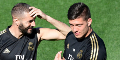 Real Madrid's French forward Karim Benzema (L) and Real Madrid's Serbian forward Luka Jovic take part in a training session at Real Madrid's sport city in Madrid on August 16, 2019. (Photo by JAVIER SORIANO / AFP) (Photo credit should read JAVIER SORIANO/AFP/Getty Images)