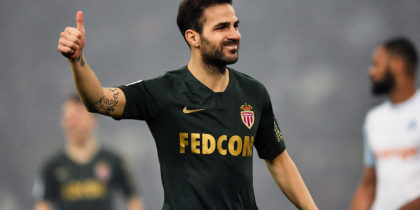Monaco's Spanish midfielder Cesc Fabregas gives a thumbs up during the French L1 football match between Olympique de Marseille and AS Monaco on January 13, 2019, at the Velodrome stadium in Marseille, southern France. (Photo by Christophe SIMON / AFP) (Photo credit should read CHRISTOPHE SIMON/AFP/Getty Images)