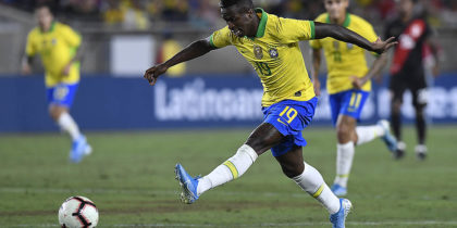 LOS ANGELES, CALIFORNIA - SEPTEMBER 10: Vinicius Jr. #19 of Brazil kicks the ball in the 2019 International Champions Cup match against Peru on September 10, 2019 in Los Angeles, California. (Photo by Kevork Djansezian/Getty Images)