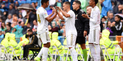 MADRID, SPAIN - SEPTEMBER 14: Eden Hazard of Real Madrid replaces Casemiro of Real Madrid during the La Liga match between Real Madrid CF and Levante UD at Estadio Santiago Bernabeu on September 14, 2019 in Madrid, Spain. (Photo by Denis Doyle/Getty Images)
