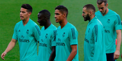 (From L) Real Madrid's Colombian midfielder James Rodriguez, Real Madrid's French defender Ferland Mendy, Real Madrid's French defender Raphael Varane, Real Madrid's French forward Karim Benzema and Real Madrid's Welsh forward Gareth Bale attend a training session on the eve of the UEFA Champions League Group A football match between Paris Saint-Germain and Real Madrid CF at the Parc des Princes stadium in Paris on September 17, 2019. (Photo by GEOFFROY VAN DER HASSELT / AFP) (Photo credit should read GEOFFROY VAN DER HASSELT/AFP/Getty Images)
