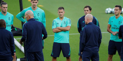 (From L) Real Madrid's Welsh forward Gareth Bale, Real Madrid's Belgian goalkeeper Thibaut Courtois, Real Madrid's Belgian forward Eden Hazard and Real Madrid's Spanish forward Lucas Vazquez (1st-R) attend a training session on the eve of the UEFA Champions League Group A football match between Paris Saint-Germain and Real Madrid CF at the Parc des Princes stadium in Paris on September 17, 2019. (Photo by GEOFFROY VAN DER HASSELT / AFP) (Photo credit should read GEOFFROY VAN DER HASSELT/AFP/Getty Images)
