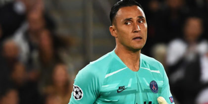 Paris Saint-Germain's Costa Rican Keylor Navas (R) looks at Real Madrid's French forward Karim Benzema during the UEFA Champions league Group A football match between Paris Saint-Germain and Real Madrid, at the Parc des Princes stadium, in Paris, on September 18, 2019. (Photo by MARTIN BUREAU / AFP) (Photo credit should read MARTIN BUREAU/AFP/Getty Images)