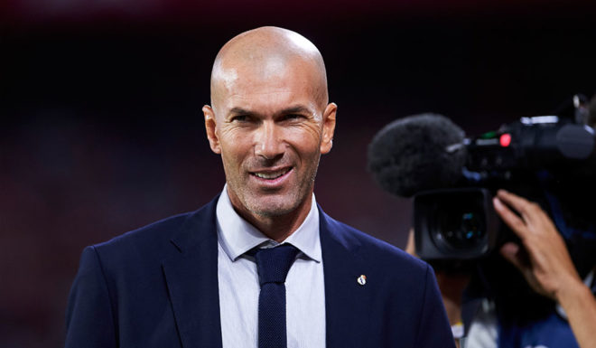 Zinédine Zidane SEVILLE, SPAIN - SEPTEMBER 22: Head coach Zinedine Zidane of Real Madrid looks on prior to the start the La Liga match between Sevilla FC and Real Madrid CF at Estadio Ramon Sanchez Pizjuan on September 22, 2019 in Seville, Spain. (Photo by Aitor Alcalde/Getty Images)