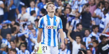 SAN SEBASTIAN, SPAIN - SEPTEMBER 14: Martin Odegaard of Real Sociedad celebrates after scoring goal during the Liga match between Real Sociedad and Club Atletico de Madrid at Estadio Reale Arena on September 14, 2019 in San Sebastian, Spain. (Photo by Juan Manuel Serrano Arce/Getty Images)