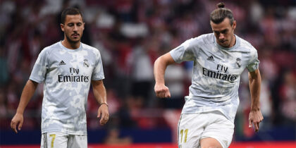 MADRID, SPAIN - SEPTEMBER 28: Gareth Bale and Eden Hazard of Real Madrid warm up prior to the Liga match between Club Atletico de Madrid and Real Madrid CF at Wanda Metropolitano on September 28, 2019 in Madrid, Spain. (Photo by Denis Doyle/Getty Images)