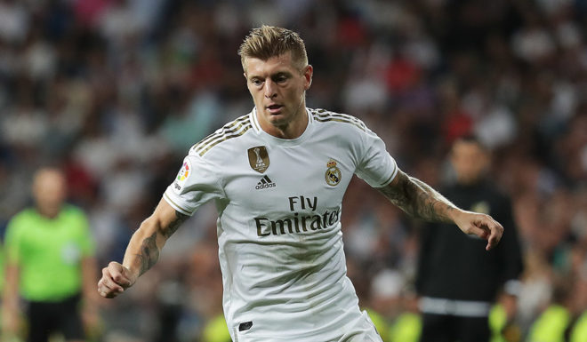 MADRID, SPAIN - SEPTEMBER 25: Toni Kroos of Real Madrid CF controls the ball during the Liga match between Real Madrid CF and CA Osasuna at Estadio Santiago Bernabeu on September 25, 2019 in Madrid, Spain. (Photo by Gonzalo Arroyo Moreno/Getty Images)